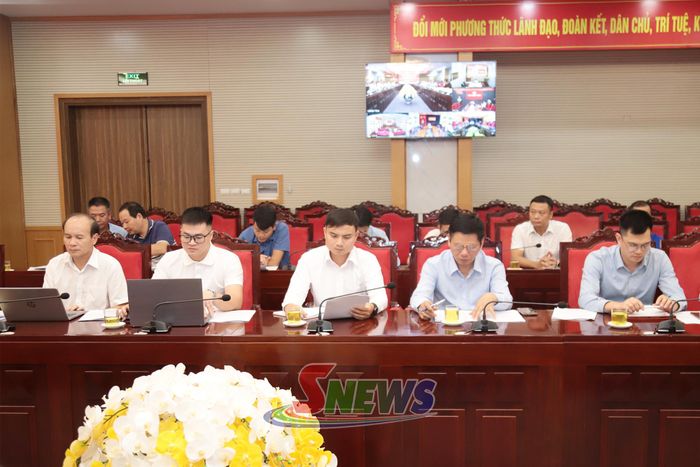 Đại diện các chủ đầu tư dự cuộc làm việc.