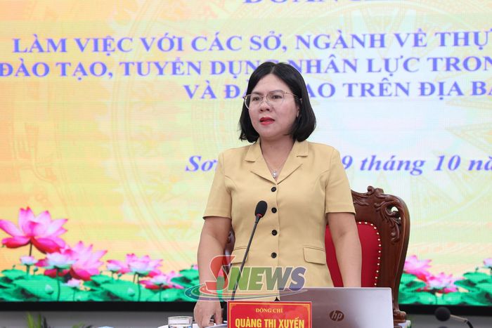 Lãnh đạo Ban Văn Hóa - Xã hội phát biểu tại cuộc làm việc.