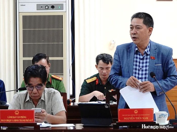  Đại biểu Nguyễn Tiến Nam, Phó Chủ tịch Ủy ban MTTQ Việt Nam thành phố phát biểu tại hội nghị.