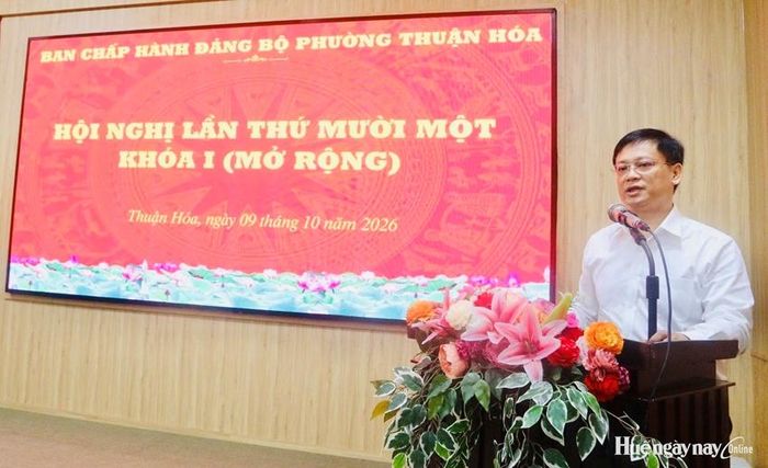 Đồng chí Nguyễn Thanh Bình, UVTV Thành ủy, Bí thư Đảng ủy phường Thuận Hóa phát biểu tại hội nghị.