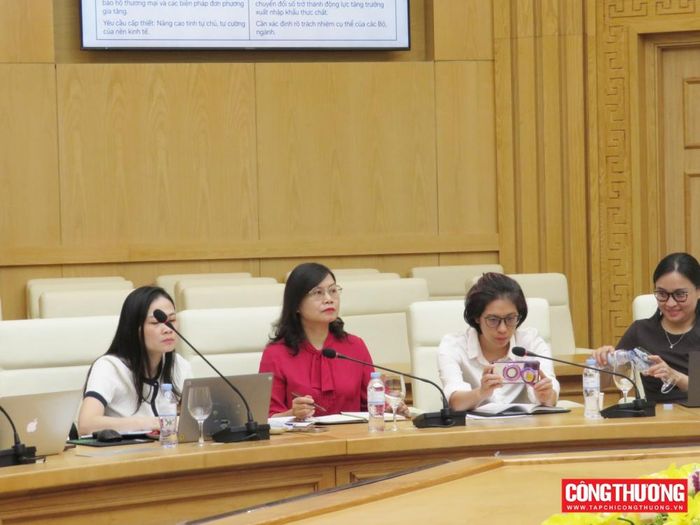 Các đại biểu tham dự Hội thảo.