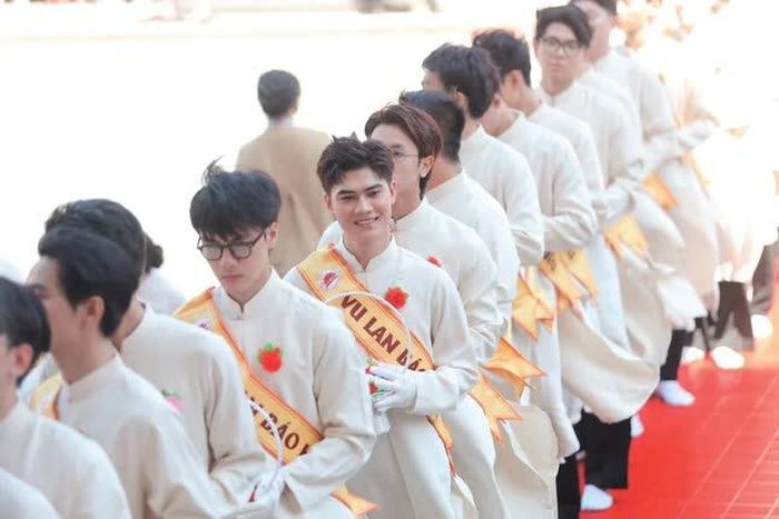 Theo chia sẻ của Thanh Nghiêm, việc tham gia vào các hoạt động phụng sự, truyền thông Phật giáo có tác động tích cực đến công việc, đời của bạn