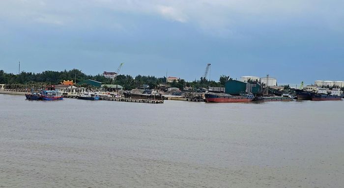 Ban QLDA Đầu tư xây dựng xã Gio Linh cũng đang phối hợp với UBND xã Cửa Việt và các sở, ngành, đơn vị liên quan tiếp tục tuyên truyền vận động các hộ dân, khẩn trương rà soát để triển khai thực hiện công tác GPMB khu vực GPMB để mở rộng cảng Cửa Việt theo chỉ đạo của UBND tỉnh.