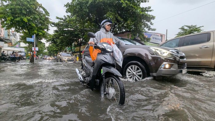 Tình trạng ngập tại các tuyến đường ở TP.HCM đặt ra yêu cầu cấp thiết về nâng cấp hệ thống thoát nước.