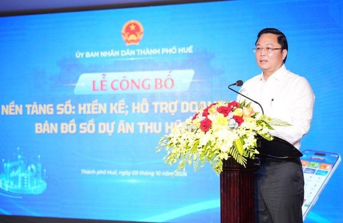  Chủ tịch UBND thành phố Lê Trí Thanh phát biểu chỉ đạo tại buổi lễ. 