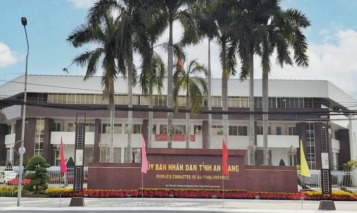 Theo kết luận thanh tra, trong giai đoạn từ năm 2014 đến năm 2023, Công ty Cổ phần Xây lắp An Giang đã khai thác hơn 2,3 triệu m³ đất sét tại 3 khu đất để làm nguyên liệu sản xuất gạch, ngói khi chưa được cơ quan có thẩm quyền cấp phép khai thác khoáng sản.