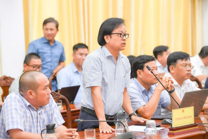Đại diện các cơ quan báo chí đặt nội dung trao đổi với lãnh đạo TP. Cần Thơ