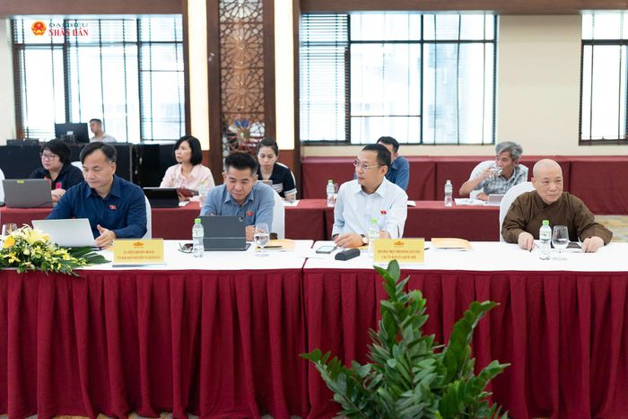 Các đại biểu dự phiên họp