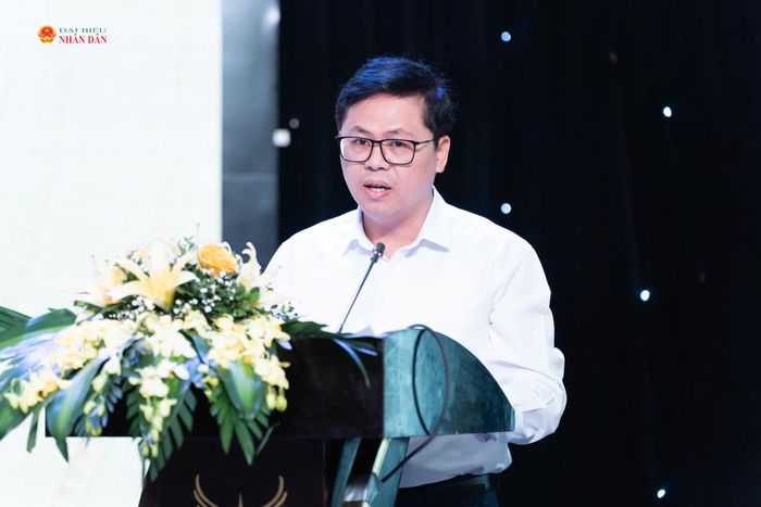 Phó Chủ tịch HĐND tỉnh Sơn La Nguyễn Việt Cường trình bày tham luận