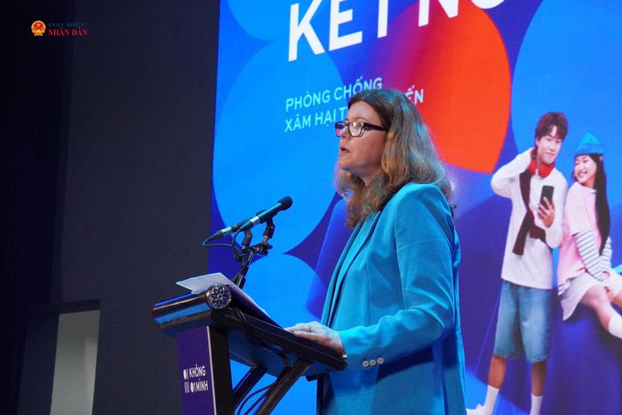 Bà Silvia Danailov, Trưởng Đại diện UNICEF tại Việt Nam phát biểu tại buổi lễ.