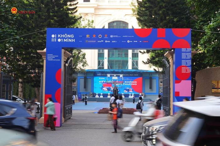 Một trong những trọng tâm của chiến dịch năm nay là đưa kiến thức an toàn số đến gần hơn với học sinh thông qua nhà trường, thầy cô, bạn bè và các hoạt động tương tác.