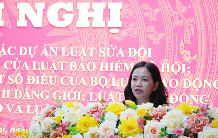 Phó Trưởng Đoàn chuyên trách ĐBQH TP. Đồng Nai Điểu Huỳnh Sang phát biểu tại hội nghị. Ảnh: Văn Dũng