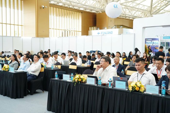 Các đại biểu tham dự diễn đàn. Ảnh: Đào Cảnh