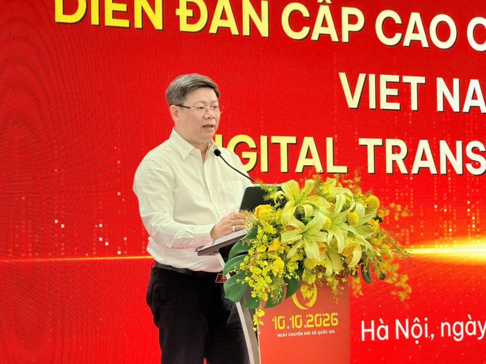 Phó Cục trưởng Cục Chuyển đổi số quốc gia Hoàng Hữu Hạnh phát biểu bế mạc diễn đàn. Ảnh: Đào Cảnh