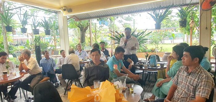 Hội viên nông dân nêu vấn đề đang quan tâm (Ảnh: C. Thái)