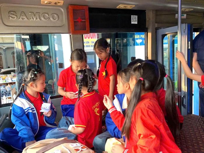 Sáng ngày 9/10, 161/ 166 em học sinh thôn Tiến Sơn đã đến trường học tập.