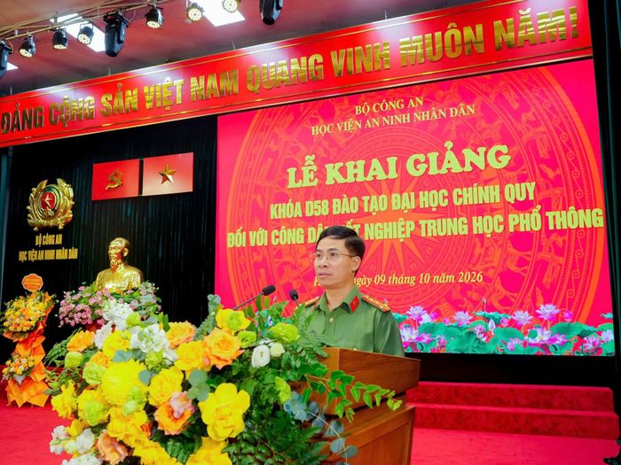 Đại tá, GS.TS Nguyễn Trường Thọ, Phó Giám đốc Học viện ANND phát biểu tại lễ khai giảng. Ảnh: Danh Vỵ.