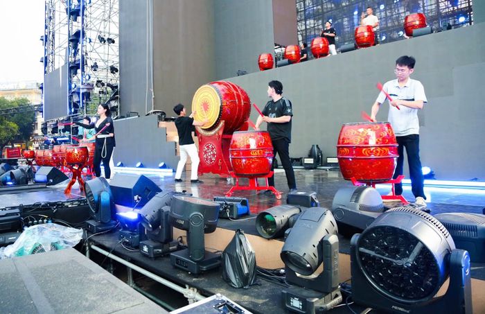 Chương trình dự kiến có khoảng 12.000 tham gia.