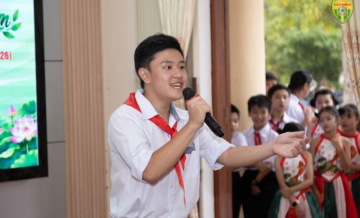 Các em biểu diễn lời ru, câu hát để lại dấu ấn tốt đẹp trong buổi ra mắt.
