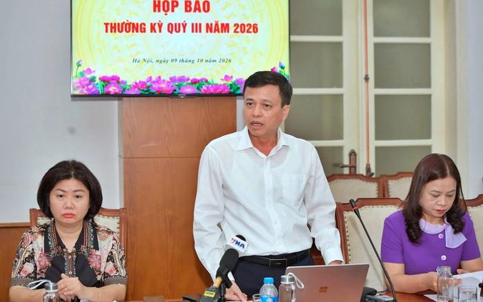 Ông Đỗ Quốc Việt, Phó Cục trưởng Cục Điện ảnh nêu quan điểm về phom ngắn AI.