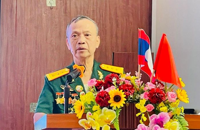Ông Nguyễn Đình Bàng, đại biểu nhân chứng trong thời kỳ kháng chiến chống Mỹ đã có mặt tại chiến trường nước bạn Lào chia sẻ kỷ niệm và cảm xúc tại Hội thảo