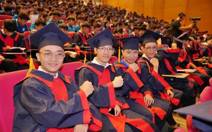 Sinh viên trong ngày vui tốt nghiệp. 