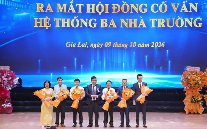 Ra mắt hội đồng cố vấn hệ thống ba nhà trường.