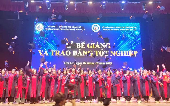 Sinh viên tại buổi lễ tốt nghiệp.