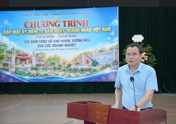 Ông Nguyễn Thanh Tùng, Phó Bí thư Đảng ủy, Chủ tịch UBND phường Láng phát biểu tại tọa đàm.
