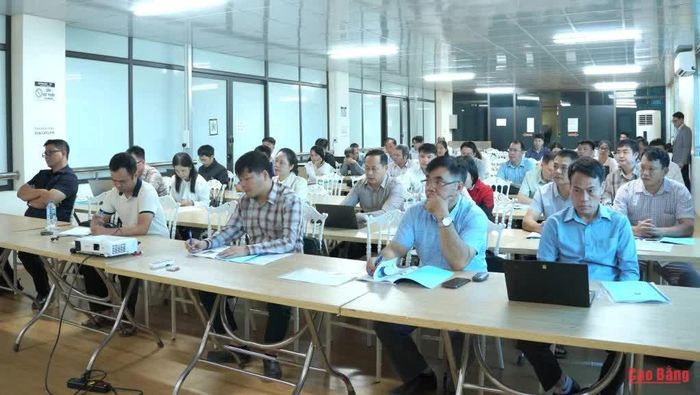 Các học viên tham gia lớp tập huấn.