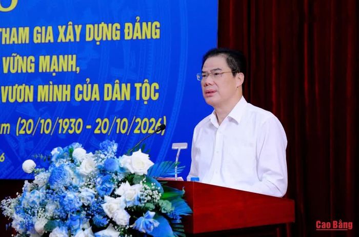 Phó Bí thư Tỉnh ủy, Chủ tịch Ủy ban MTTQ tỉnh Vũ Hồng Quang phát biểu chỉ đạo tại hội thảo.