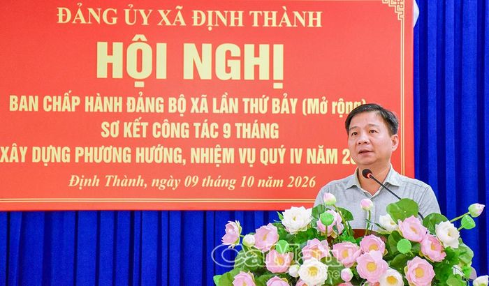  Phó Trưởng đoàn chuyên trách Đoàn đại biểu Quốc hội tỉnh Nguyễn Bình Tân phát biểu chỉ đạo.