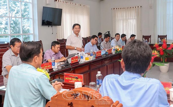 Phó Giám đốc Sở Tài chính Nguyễn Phương Bình đề nghị xã Phước Long khai thác hiệu quả các trụ sở dôi dư sau sắp xếp đơn vị hành chính.