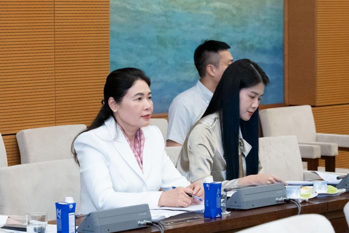 Ủy viên Ban Chấp hành Đảng bộ Quốc hội, Phó Bí thư Thường trực Đảng ủy, Phó Tổng Kiểm toán nhà nước Hà Thị Mỹ Dung dự Hội nghị. Ảnh: Lâm Hiển