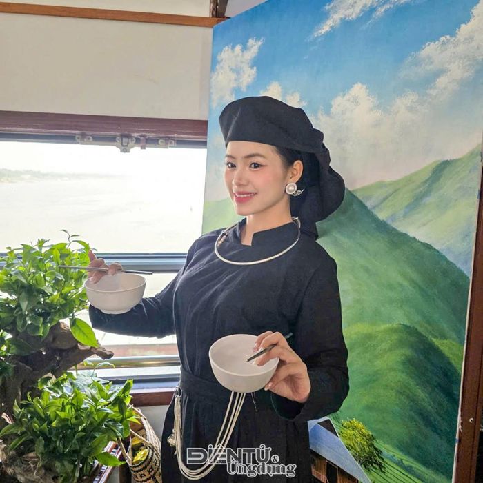 Điệu múa bát sinh động, khắc họa giàu chất nghệ thuật nếp sinh hoạt văn hóa của người Tày