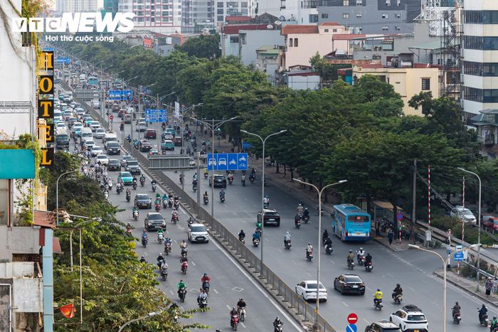 Hiện Quốc lộ 1 qua khu vực Hà Nội có 8 làn xe nhưng thường xuyên chịu áp lực lớn do lưu lượng phương tiện tăng cao. Việc đầu tư mở rộng được kỳ vọng nâng công suất khai thác tuyến, giảm áp lực giao thông và tăng khả năng kết nối Thủ đô với các tỉnh phía Nam.
