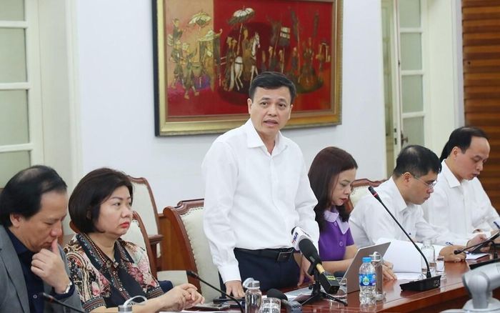 Ông Đỗ Quốc Việt, Phó Cục trưởng Cục Điện ảnh phát biểu tại họp báo thường kỳ quý III. (Ảnh: Trần Huấn).