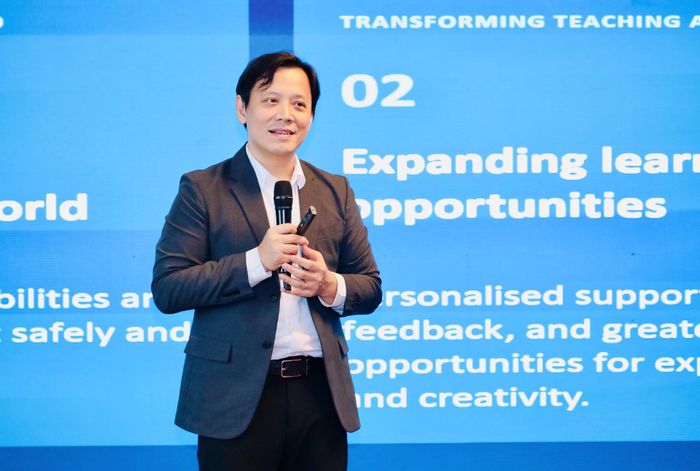 GS Lê Anh Vinh - Viện trưởng Viện Chiến lược và Chính sách giáo dục trình bày tại chuyên đề.