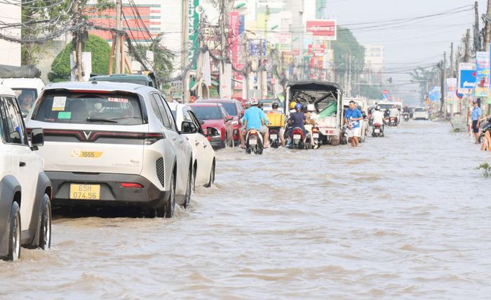 Nhiều tuyến đường tại Cần Thơ bị ngập cuối tháng 9/2026. (Ảnh: Anh Nhật).