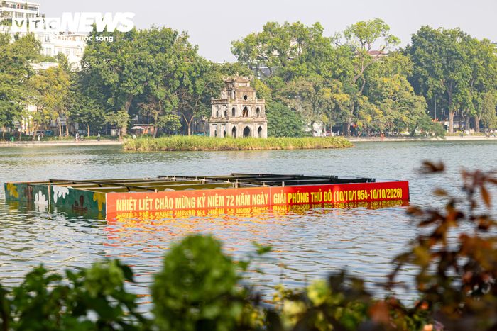Theo phương án tổ chức, trận địa pháo hoa bên Hồ Hoàn Kiếm có 1.725 quả pháo nổ tầm cao, 500 quả pháo nổ tầm thấp, 50 giàn pháo tầm thấp cùng 350 giàn hỏa thuật.
