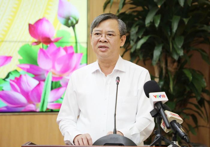 Chủ tịch UBND TP Cần Thơ Trương Cảnh Tuyên tại họp báo thường kỳ quý 3/2026. (Ảnh: Nguyễn Dương).