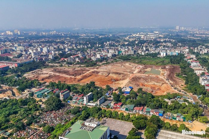 Dự án do Ban Quản lý dự án đầu tư xây dựng công trình hạ tầng kỹ thuật và nông nghiệp thành phố Hà Nội làm chủ đầu tư. Mục tiêu chính của công trình là điều tiết nước mưa, tăng khả năng trữ nước và hỗ trợ tiêu thoát trong những thời điểm mưa lớn, qua đó giảm áp lực cho hệ thống thoát nước khu vực.