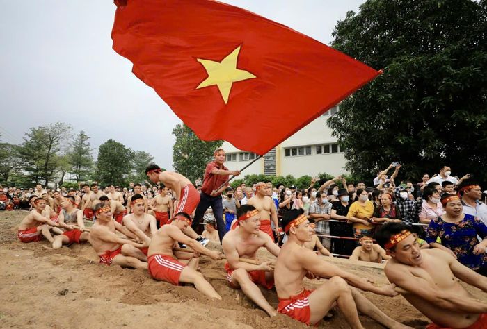 Kéo co ngồi đền Trấn Vũ được UNESCO ghi danh vào Danh sách Di sản văn hóa phi vật thể đại diện của nhân loại. Ảnh: Nhân vật cung cấp