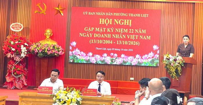 Bà Trần Thị Huyền đại diện cho các doanh nghiệp phát biểu tại hội nghị. Ảnh: Đào Tuyết