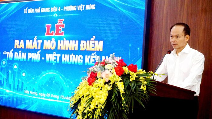 Bí thư Đảng ủy, Chủ tịch HĐND phường Việt Hưng Đường Hoài Nam phát biểu tại chương trình. Ảnh: B.Duy