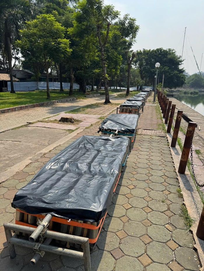 Trận địa này gần 800 đơn vị pháo hoa, gồm pháo nổ tầm cao, pháo nổ tầm thấp và hỏa thuật. Màn trình diễn kéo dài 15 phút, từ 21h00 đến 21h15, đồng thời với hai điểm bắn tại Hồ Gươm và Hồ Tây.