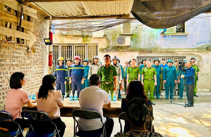 Đồng chí Mạch Huy Hoàng báo cáo kết quả thực hiện phương án. Ảnh: Trần Oanh.