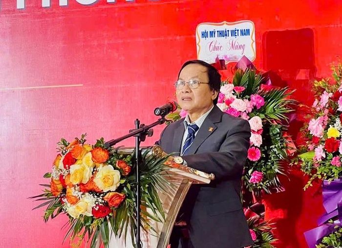 Nhà điêu khắc Nguyễn Xuân Thủy, Chủ tịch Hội Mỹ thuật Hà Nội phát biểu. Ảnh: Thủy Đặng
