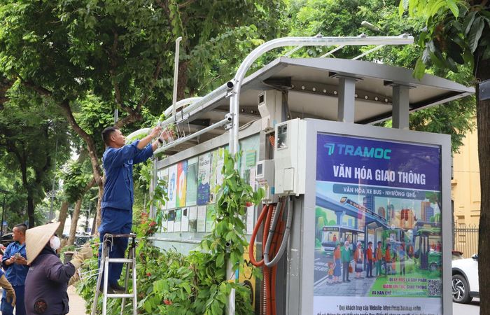 Công tác trang hoàng và trang trí đô thị đã được triển khai đồng bộ trên khắp các khu vực trọng điểm của phường Cửa Nam.