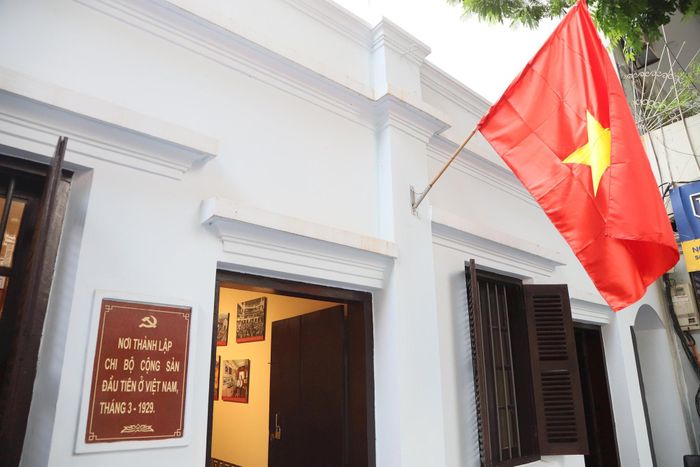 Di tích ngôi nhà số 5D Hàm Long là một trong những “địa chỉ đỏ” tiêu biểu của cách mạng Việt Nam, nơi thành lập Chi bộ Cộng sản đầu tiên vào tháng 3-1929.
